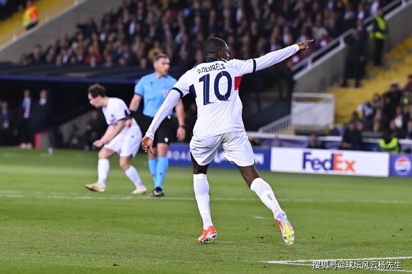 包含巴塞罗那意外爆冷，无缘欧冠决赛的词条