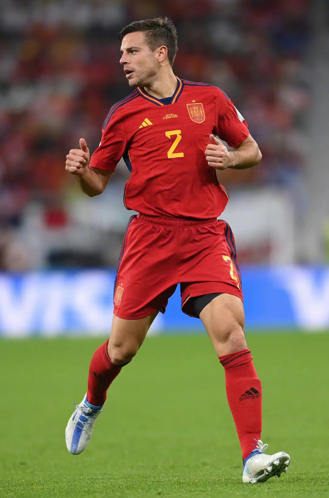 切尔西队长阿斯皮利奎塔领队逆转胜利，宣告重返巅峰的简单介绍