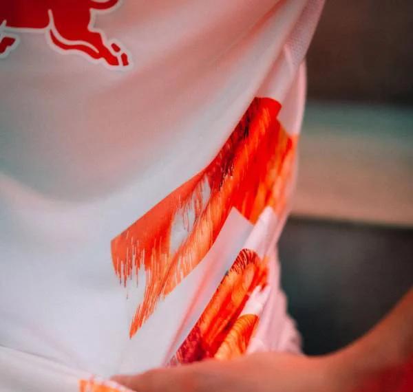 莱比锡红牛一路向前，赢得关注与赞誉的简单介绍