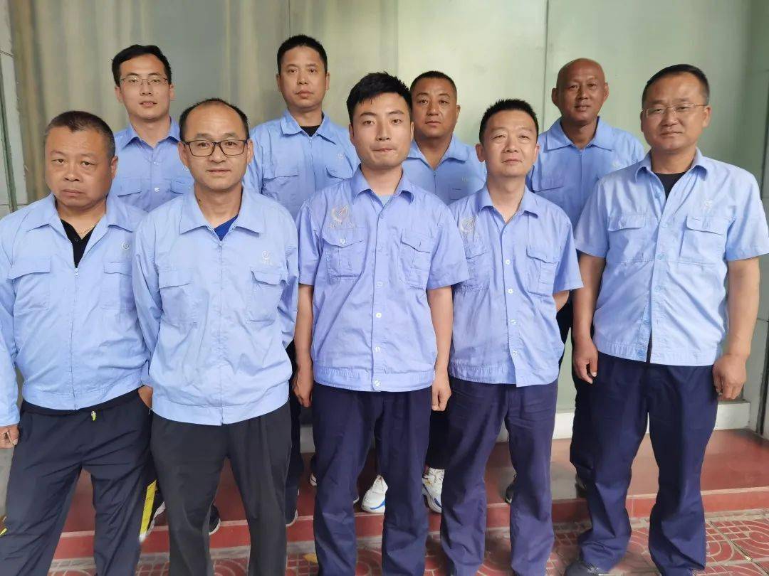 包含佛山海内追梦队面对困境，全力以赴争夺胜利的词条